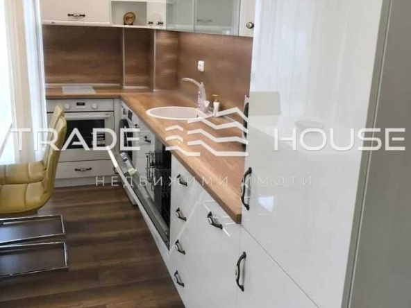 Дава се под наем Тристаен апартамент в Пловдив, Тракия - 100 кв.м за 600 € - Снимка #1