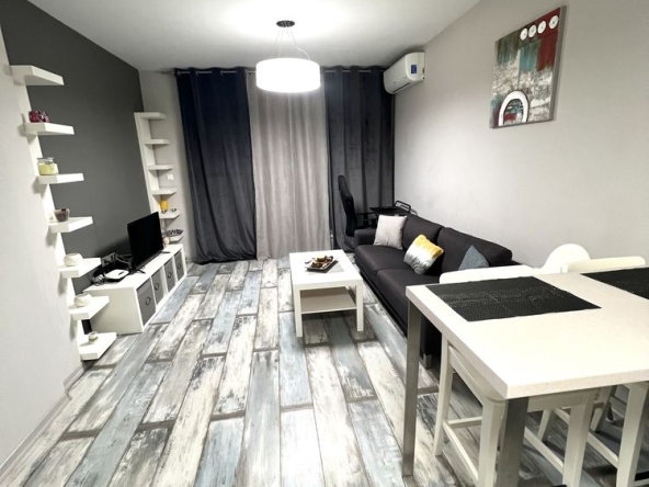 Дава се под наем Двустаен апартамент в Пловдив, Младежки Хълм - 60 кв.м за 510 € - Снимка #1