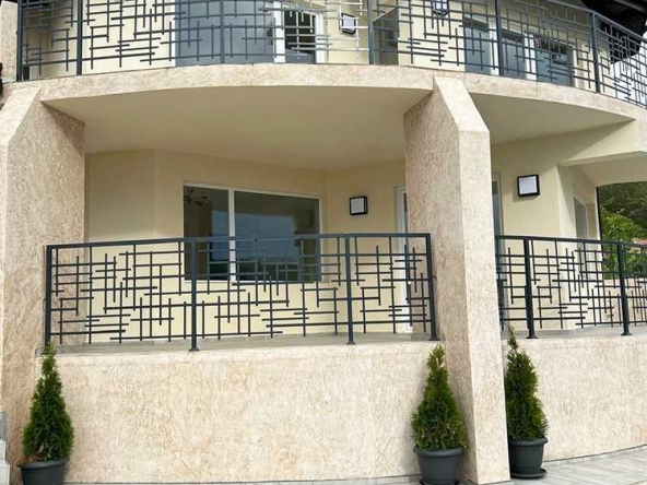 Къща в Балчик - 205 кв.м за 1342 €/кв.м - Снимка #1