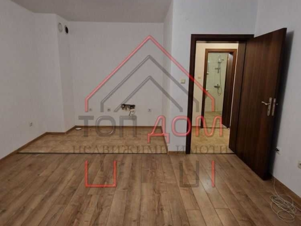Дава се под наем Офис в Варна, Гранд Мол Варна - 48 кв.м за 306 € - Снимка #1