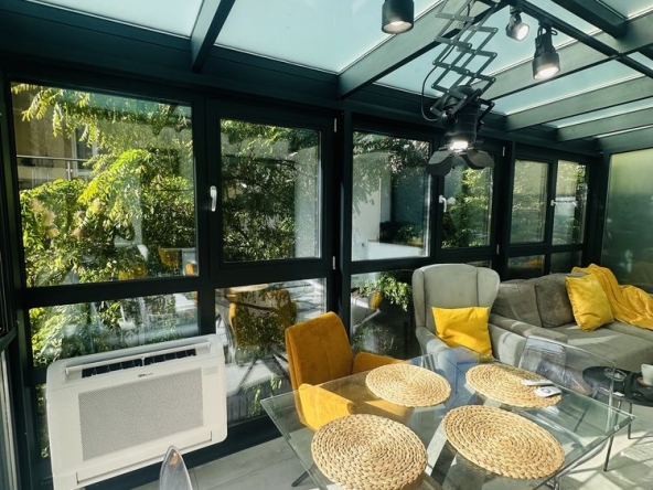 Дава се под наем Тристаен апартамент в Варна, Бриз - 85 кв.м за 1000 € - Снимка #1