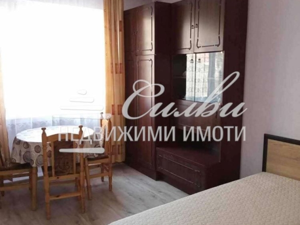Дава се под наем Едностаен апартамент в Шумен, Център - 40 кв.м за 204 € - Снимка #1