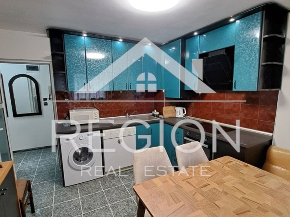 Дава се под наем Тристаен апартамент в Варна, Център - 80 кв.м за 663 € - Снимка #1