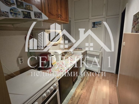 Дава се под наем Тристаен апартамент в Елин Пелин - 82 кв.м за 408 € - Снимка #1