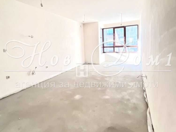 Тристаен апартамент в Варна, Възраждане 3 - 71 кв.м за 1191 €/кв.м - Снимка #1