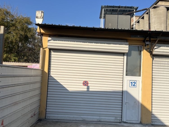 Дава се под наем Склад в Бургас, Промишлена зона - Север - 36 кв.м за 612 € - Снимка #1