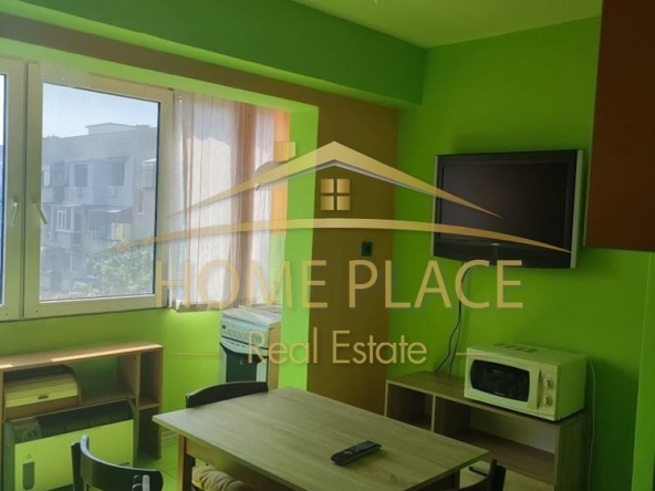 Дава се под наем Тристаен апартамент в Варна, Базар Левски - 65 кв.м за 561 € - Снимка #1