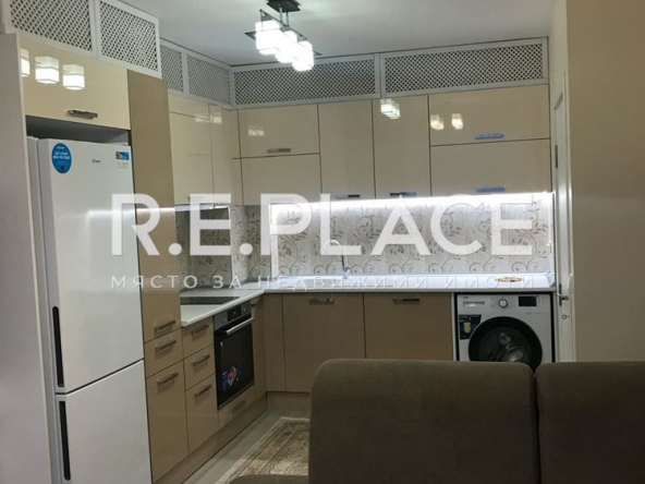 Двустаен апартамент в Варна, Възраждане 1 - 70 кв.м за 2281 €/кв.м - Снимка #1