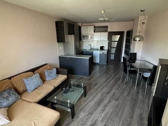 Двустаен апартамент в Пазарджик, Център - 70 кв.м за 1072 €/кв.м - Снимка #1