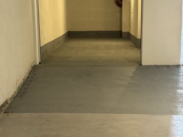 Дава се под наем Гараж / Паркомясто в София, Кръстова вада - 42 кв.м за 204 € - Снимка #1