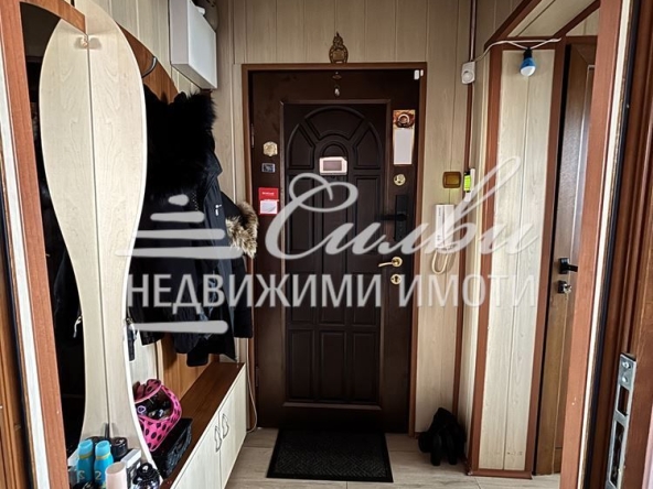 Тристаен апартамент в Нови пазар - 72 кв.м за 886 €/кв.м - Снимка #1