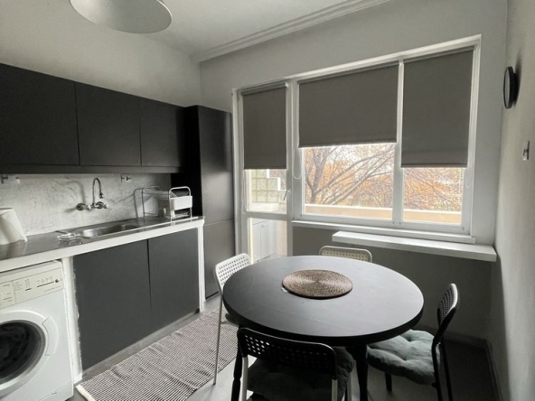 Дава се под наем Двустаен апартамент в Пловдив, Кършияка - 67 кв.м за 433.5 € - Снимка #1