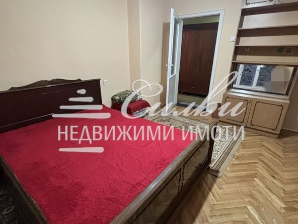 Дава се под наем Тристаен апартамент в Шумен, Добруджански - 90 кв.м за 306 € - Снимка #1