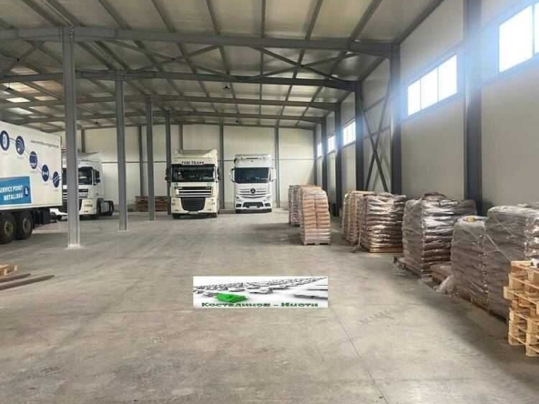 Дава се под наем Склад в с. Калековец, Област Пловдив - 840 кв.м за 2142 € - Снимка #1