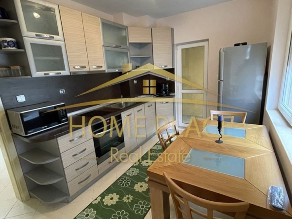 Дава се под наем Тристаен апартамент в Варна, Цветен квартал - 70 кв.м за 561 € - Снимка #1