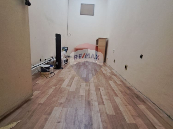 Дава се под наем Склад в Варна, Зимно кино Тракия - 8 кв.м за 91.8 € - Снимка #1