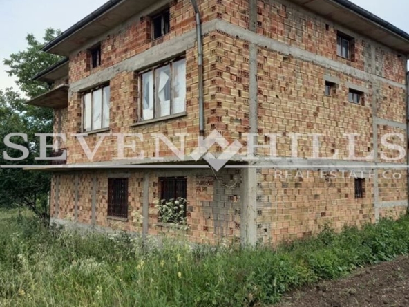 Къща в с. Татарево, Област Пловдив - 360 кв.м за 184 €/кв.м - Снимка #1