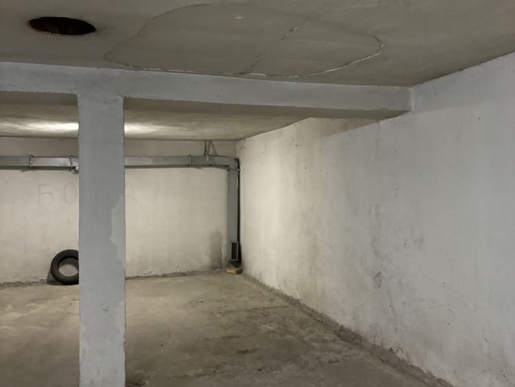 Дава се под наем Гараж / Паркомясто в ж.Зоопарк - 6 кв.м за 76.5 € - Снимка #1