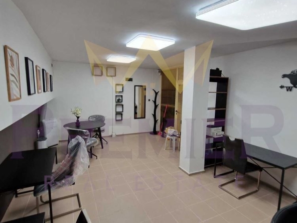 Дава се под наем Магазин в Варна, Център - 25 кв.м за 280.5 € - Снимка #1