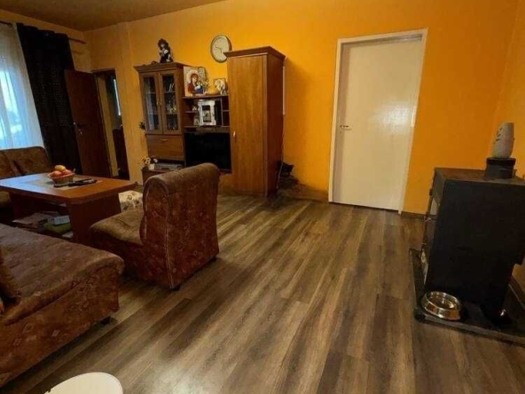 Тристаен апартамент в Пловдив, Изгрев - 70 кв.м за 1043 €/кв.м - Снимка #1