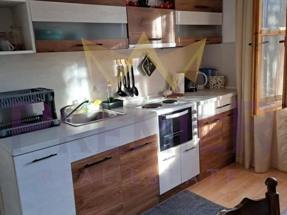 Дава се под наем Двустаен апартамент в Варна, Бриз - 95 кв.м за 433.5 € - Снимка #1