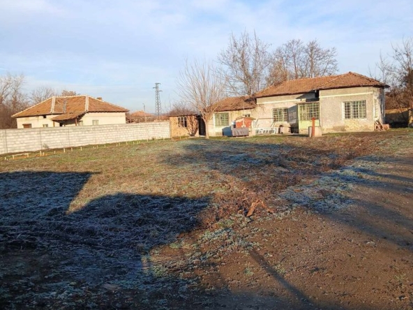 Къща в с. Ресен, Област Велико Търново - 100 кв.м за 322 €/кв.м - Снимка #1