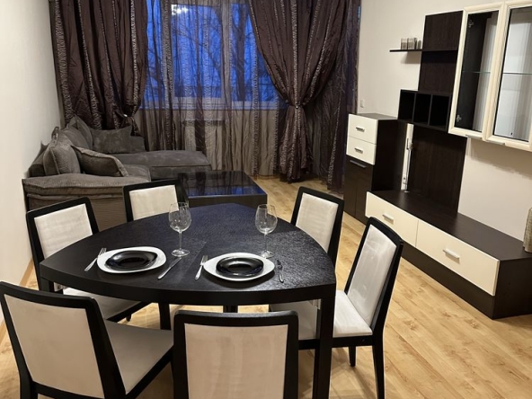 Дава се под наем Двустаен апартамент в София, Център - 60 кв.м за 663 € - Снимка #1