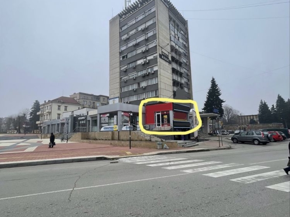 Дава се под наем Офис в Харманли - 62 кв.м за 255 € - Снимка #1