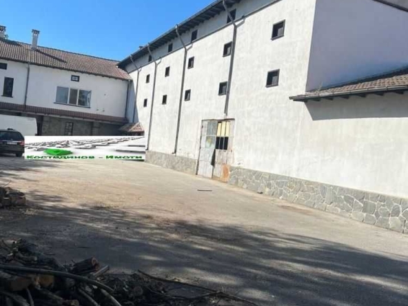 Промишлена сграда в Пловдив, Прослав - 2409 кв.м за 311 €/кв.м - Снимка #1