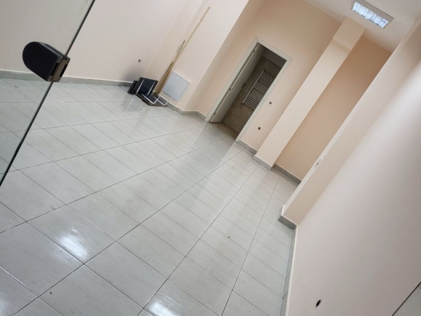 Дава се под наем Магазин в София, Хаджи Димитър - 60 кв.м за 400 € - Снимка #1