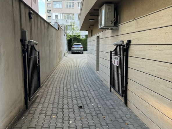 Дава се под наем Гараж / Паркомясто в Варна, ВИНС - 10 кв.м за 76.5 € - Снимка #1