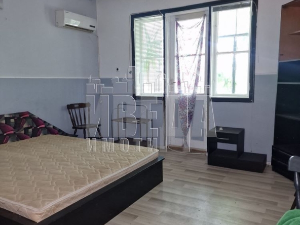 Етаж от къща в Варна, Окръжна болница - 162 кв.м за 1717 €/кв.м - Снимка #1