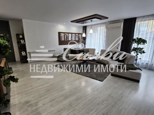 Мезонет в Шумен, Център - 400 кв.м за 1125 €/кв.м - Снимка #1