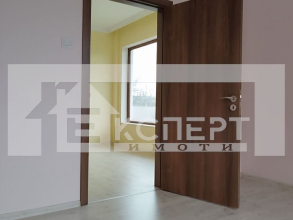Тристаен апартамент в Пловдив, Тракия - 70 кв.м за 1608 €/кв.м - Снимка #1