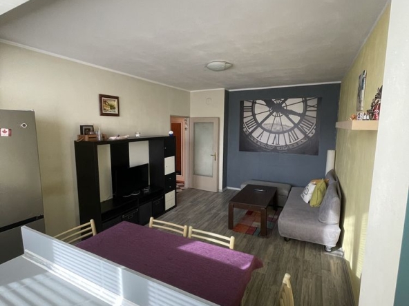 Дава се под наем Двустаен апартамент в София, Дървеница - 55 кв.м за 561 € - Снимка #1