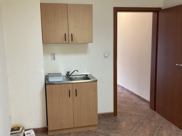 Дава се под наем Офис в с. Желява, Област София-град - 53 кв.м за 459 € - Снимка #1