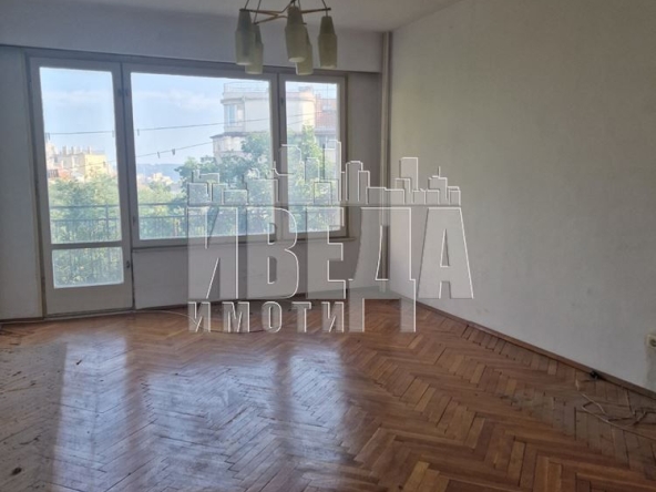 Тристаен апартамент в Варна, Левски - 80 кв.м за 1500 €/кв.м - Снимка #1