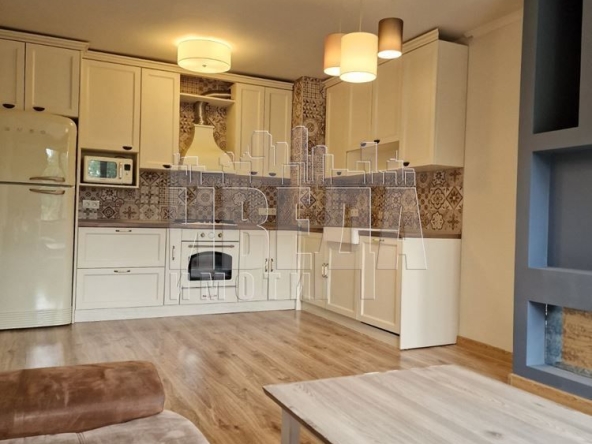 Тристаен апартамент в Варна, м-т Траката - 90 кв.м за 2156 €/кв.м - Снимка #1