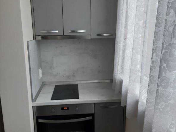 Дава се под наем Двустаен апартамент в Бургас, Меден рудник - зона А - 76 кв.м за 185 € - Снимка #1