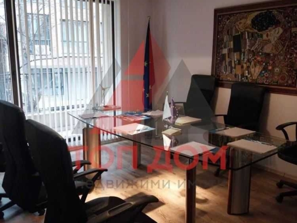 Дава се под наем Офис в Варна, Център - 120 кв.м за 765 € - Снимка #1