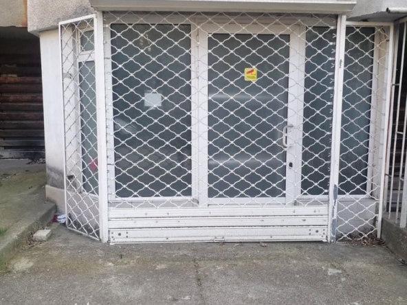 Дава се под наем Гараж / Паркомясто в Велико Търново, Промишлена зона - Запад - 123581 кв.м за 112.2 € - Снимка #1