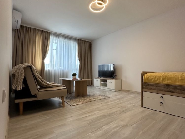 Дава се под наем Едностаен апартамент в София, Фондови жилища - 54 кв.м за 382.5 € - Снимка #1