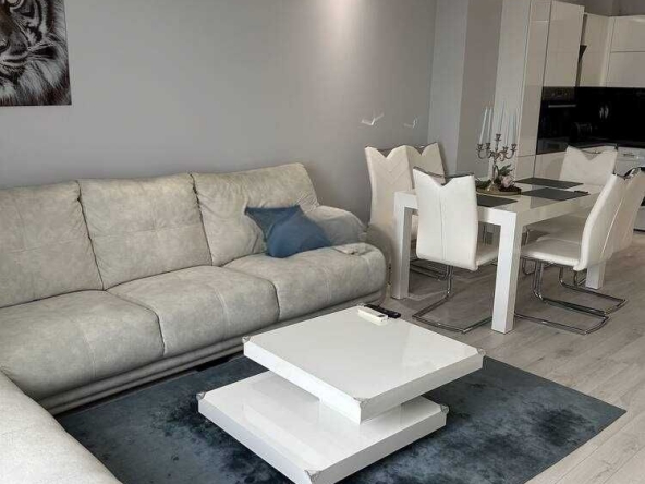 Тристаен апартамент в Пловдив, Тракия - 120 кв.м за 2534 €/кв.м - Снимка #1