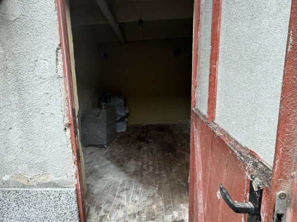 Дава се под наем Промишлена сграда в Пловдив, Индустриална зона - Тракия - 12 кв.м за 102 € - Снимка #1