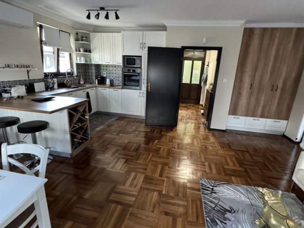 Къща в с. Кошарица, Област Бургас - 124 кв.м за 1492 €/кв.м - Снимка #1