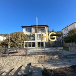 Къща в Балчик - 210 кв.м за 1667 €/кв.м - Снимка #1