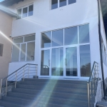 Дава се под наем Магазин в Разлог - 450 кв.м за 1133.22 € - Снимка #1