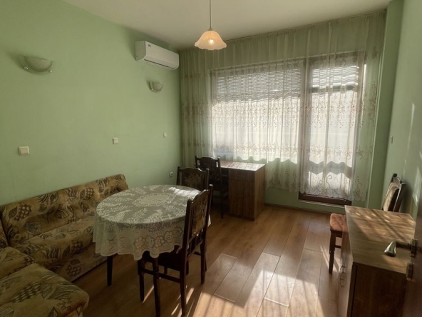 Дава се под наем Двустаен апартамент в Варна, Колхозен пазар - 45 кв.м за 280.5 € - Снимка #1