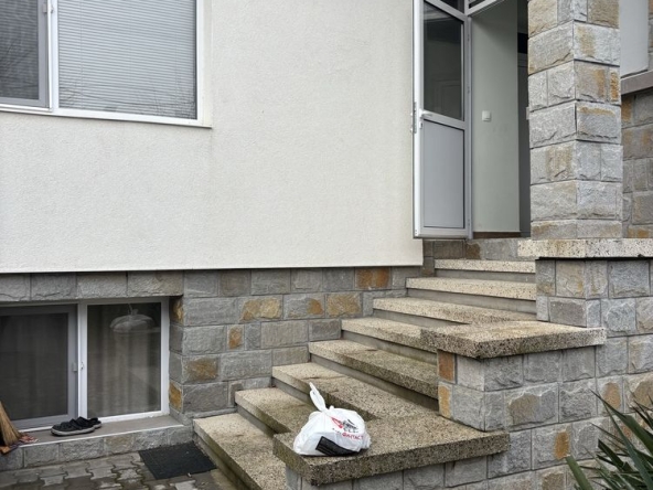 Къща в София, Белите брези - 150 кв.м за 1400 €/кв.м - Снимка #1