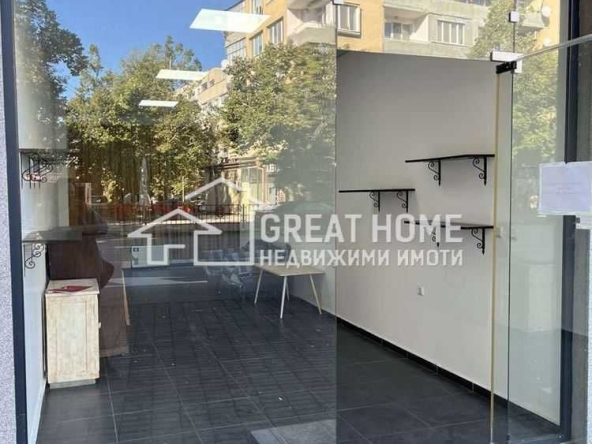 Дава се под наем Магазин в Търговище, Изток 1 - 80 кв.м за 459 € - Снимка #1